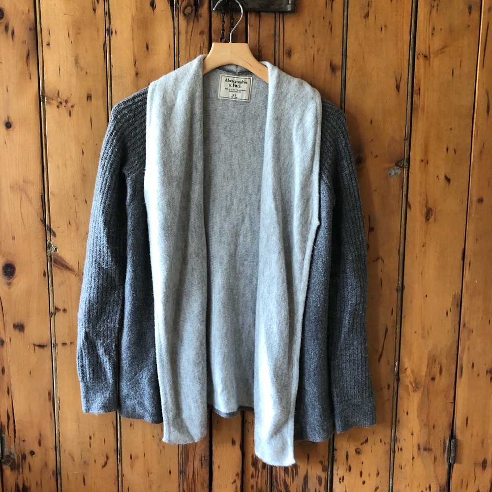 Abercrombie & Fitch Sweater